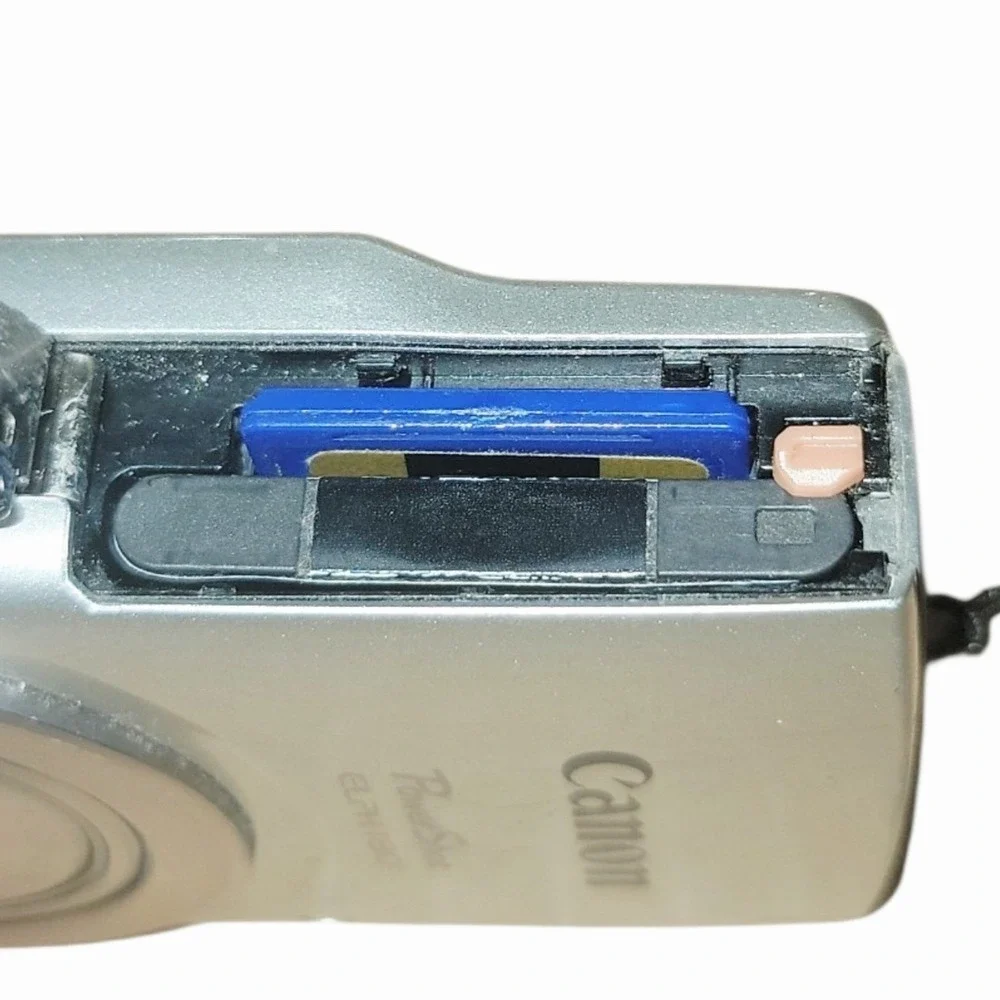 Canon PowerShot ELPH 160 20MP Silver Digital Camera 8x Zoom Tested Charger SD